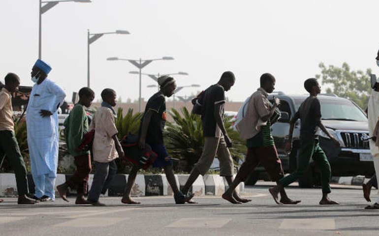 Homens armados sequestram 12 pessoas no norte da Nigéria