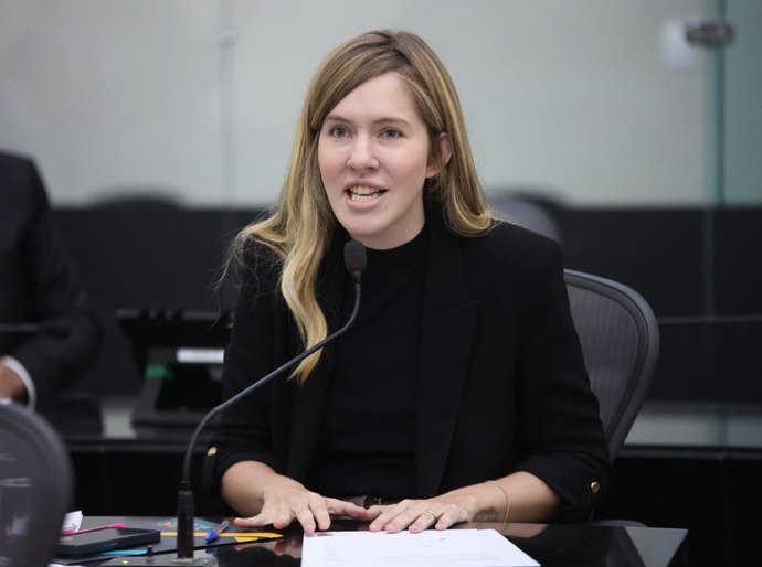 Cibele Moura alerta para julgamento no TJ que pode prejudicar 158 alunos da Uncisal