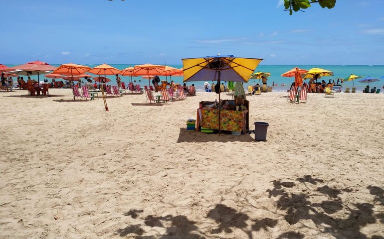 Atualização cadastral para ambulantes da faixa de areia encerra nesta sexta-feira (31)