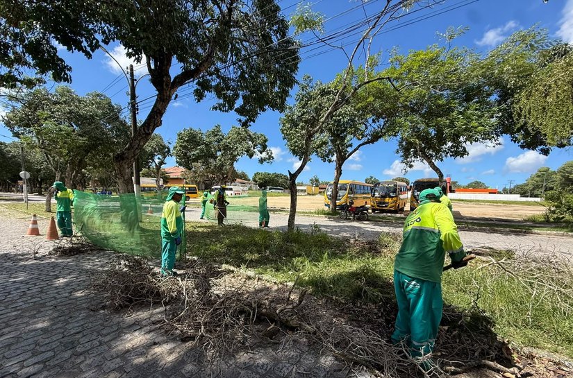 Autarquia Municipal de Limpeza Urbana realiza mutirão no Campus da Ufal