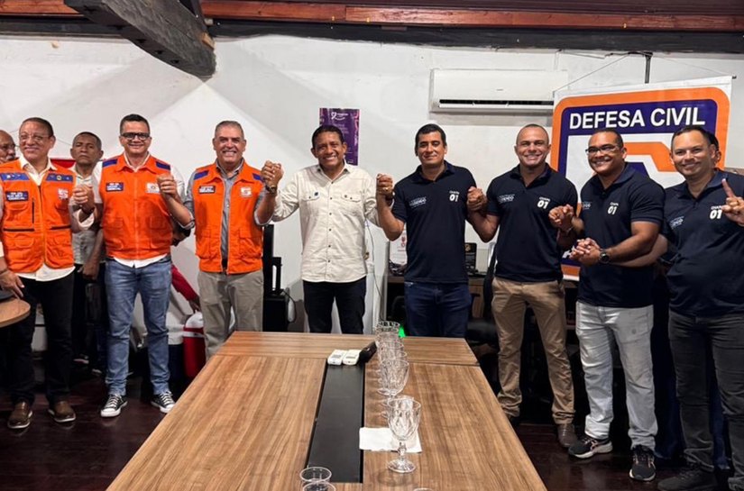 Defesa Civil homenageia secretário Júlio Cezar pela atuação e trajetória