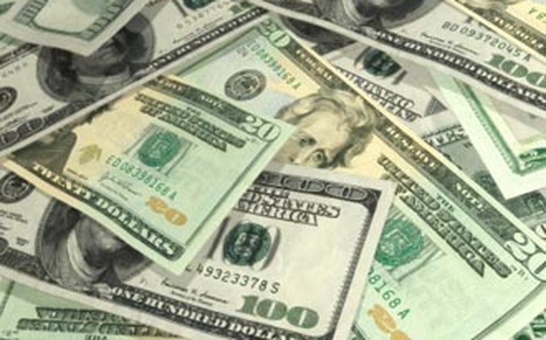 Dólar a R$ 5 limita alívio com IGP-M e petróleo e taxas de juros operam estáveis