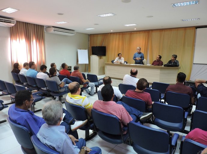 Casal apresenta panorama do abastecimento na região Agreste