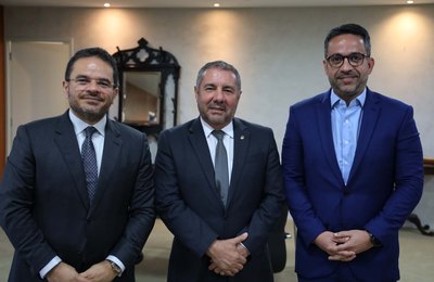 PGJ Márcio Roberto se reúne com governador e presidente da ALE para discutir orçamento do MPAL para 2024