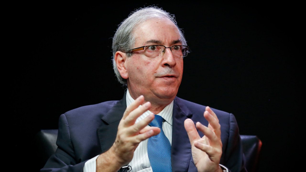 Após perder as eleições, Eduardo Cunha marca presença na posse de parlamentares