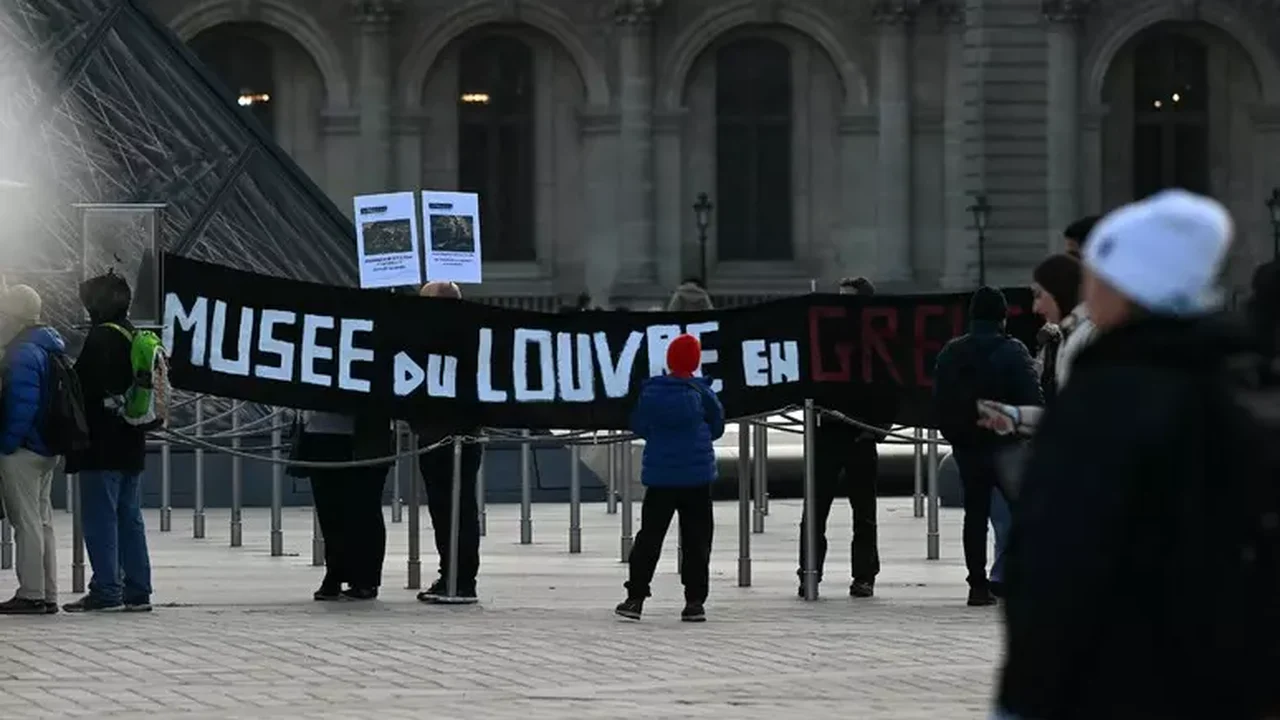 Greve no Louvre fecha museu durante todo o dia nesta segunda