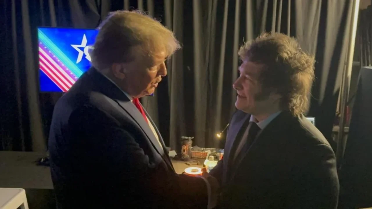 Trump e Milei trocam elogios em evento na Flórida