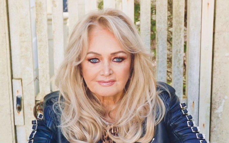 Equipe de Bonnie Tyler pede privacidade após cantora ser colocada em coma induzido