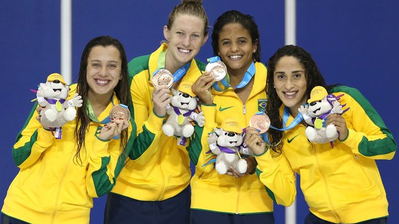 Depois de 64 anos de Pans, natação feminina do Brasil enfim conquista um ouro