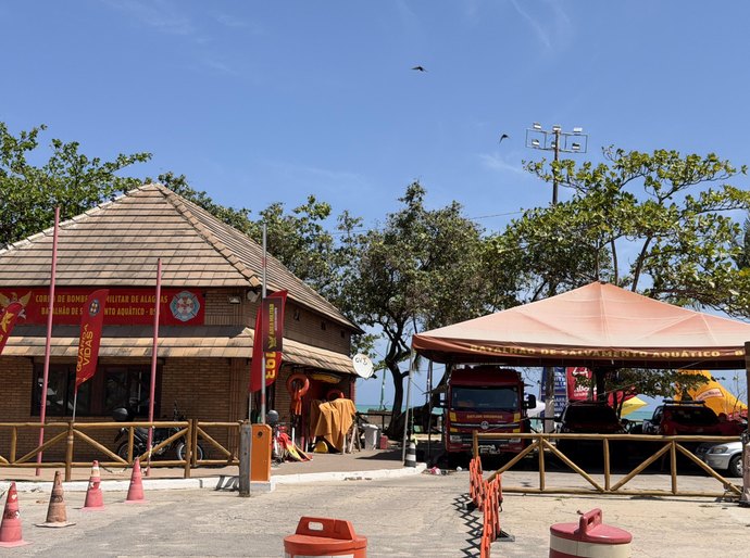 Corpo de Bombeiros reforça atuação durante prévias carnavalescas na orla de Maceió