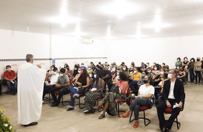 Educação homenageia em missa de sétimo dia professora vítima de acidente