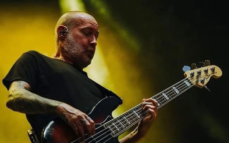 Morre Sam Rivers, icônico baixista e fundador do Limp Bizkit, aos 48 anos