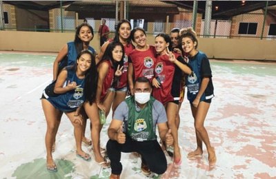 Ação incentiva prática de esportes em comunidades da capital