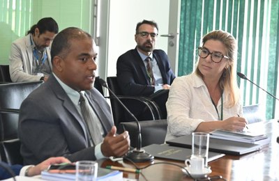 Clayton Santos apresenta na Câmara proposta de programa de capacitação em comunicação para câmaras municipais do Brasil