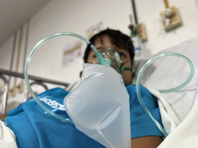 Fumaça e alérgenos podem agravar casos de asma durante festas juninas, alerta pneumologista do HGE