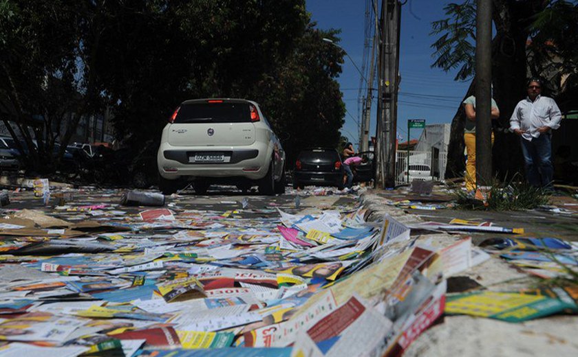 Políticos alagoanos gastaram “milhões” com propaganda impressa em 2014