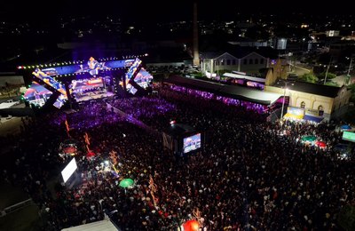 Com recorde histórico de público, primeira noite do Pedra Fest é consagrada como grande sucesso em Delmiro Gouveia