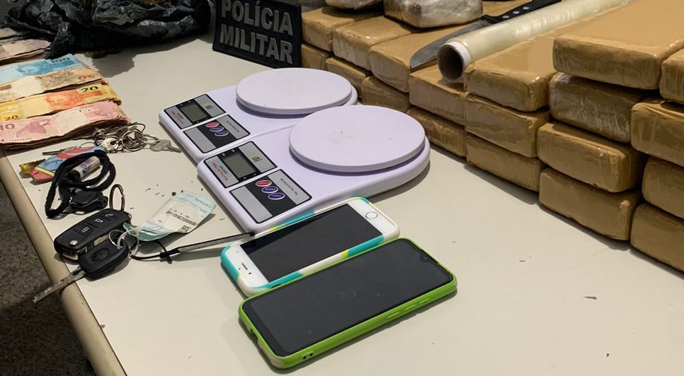 Casal é preso com mais de 21 quilos de drogas dentro de apartamento em Nossa Senhora do Socorro
