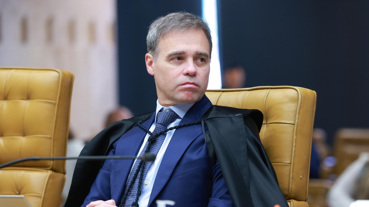 Mendonça deve enviar à PGR pedido para apurar financiamento de filme sobre Bolsonaro