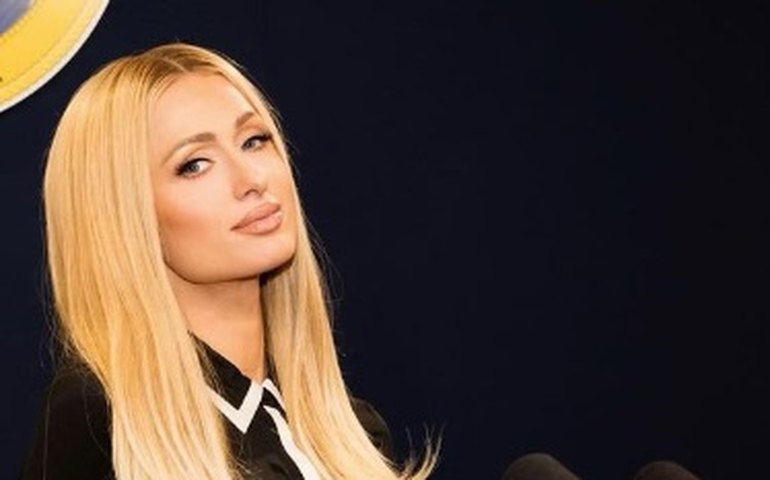 Paris Hilton relata as agressões sofridas na adolescência: 'abusos disfarçados de terapia'