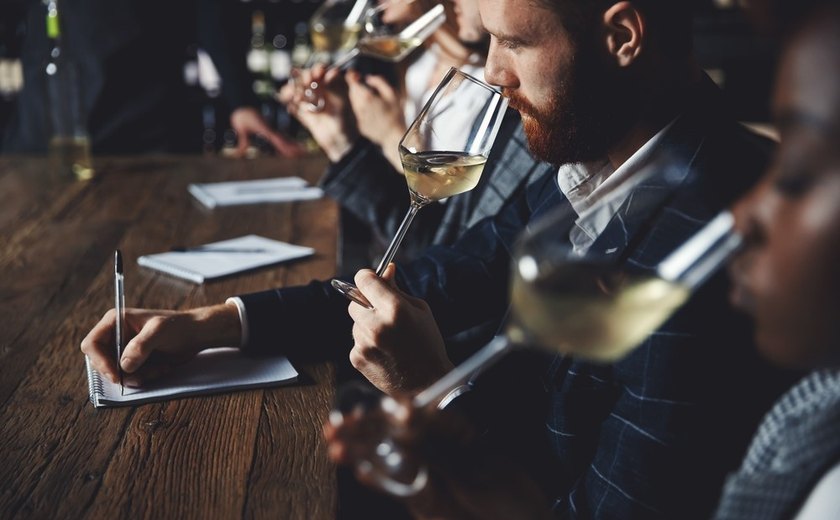 Cinco dicas para realizar uma degustação de vinhos em casa
