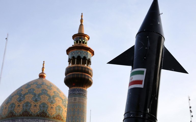 Irã não pode ter armas nucleares, se eles escolherem outro caminho EUA não terão escolha, diz Trump