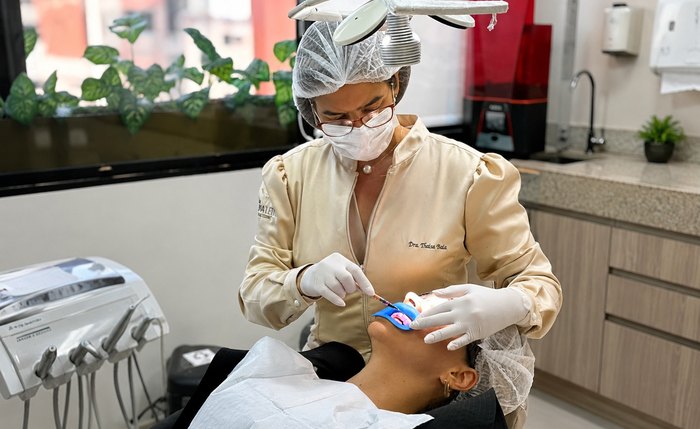 Reabilitação oral vai além da estética e ajuda a recuperar funções comprometidas pela perda dentária, explica dentista