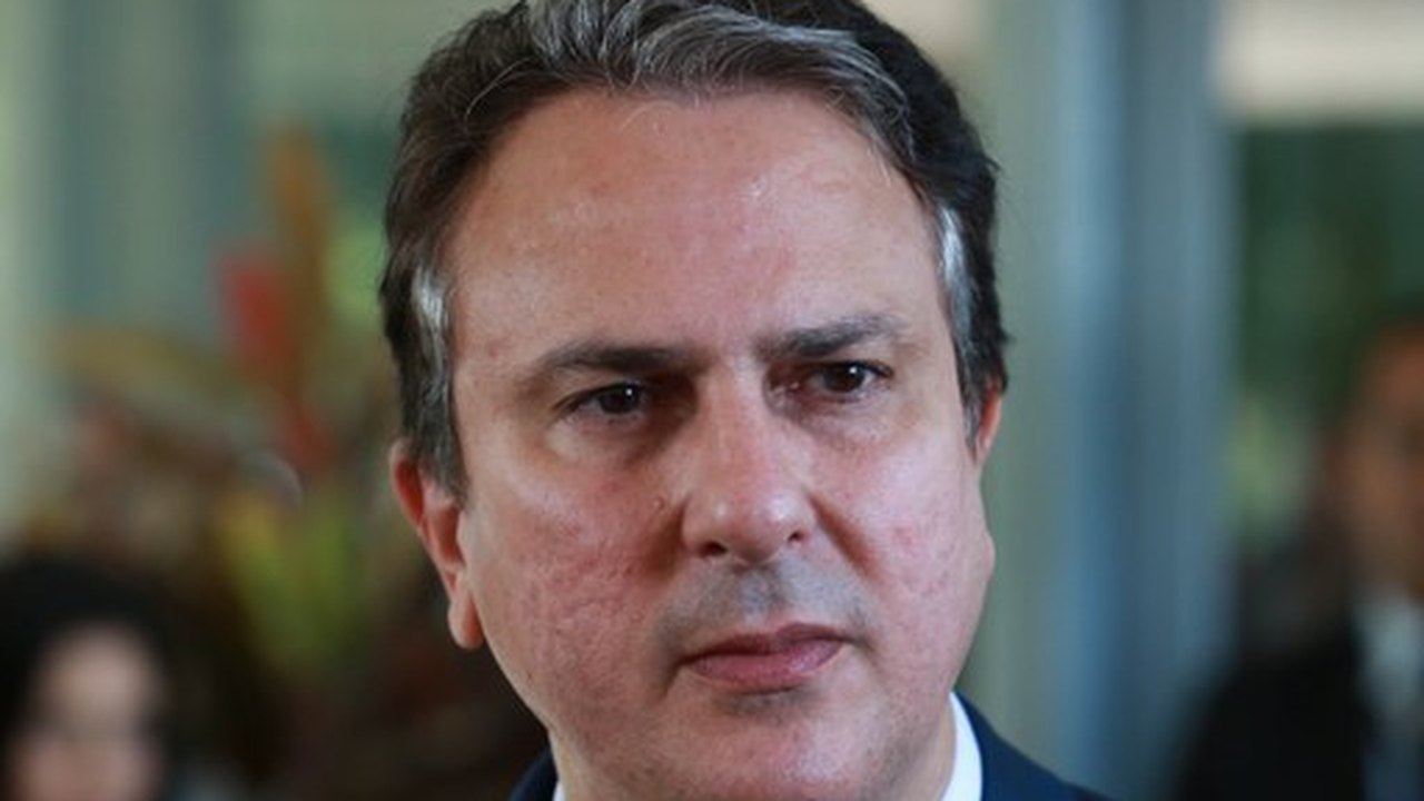 Comissões recebem presidente do BC e ministro da Educação