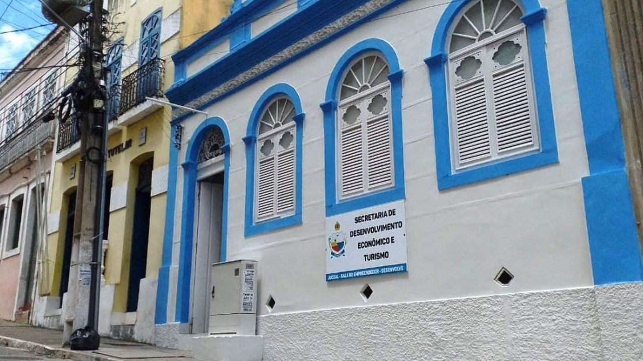 Prefeitura de Penedo convida ambulantes e donos de food truck para reunião na próxima segunda-feira, 28