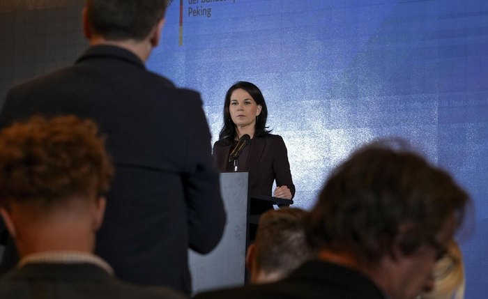 Em discurso nada diplomático, Annalena Baerbock diz que Pequim 'contraria Europa' ao apoiar Rússia Em discurso nada diplomático, Annalena Baerbock diz que Pequim 'contraria Europa' ao apoiar Rússia