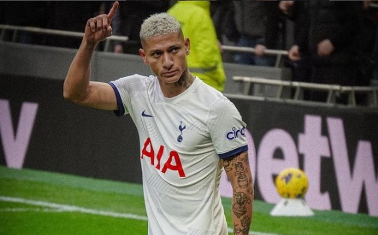 Richarlison marca e Tottenham arranca empate com o Manchester United no Campeonato Inglês