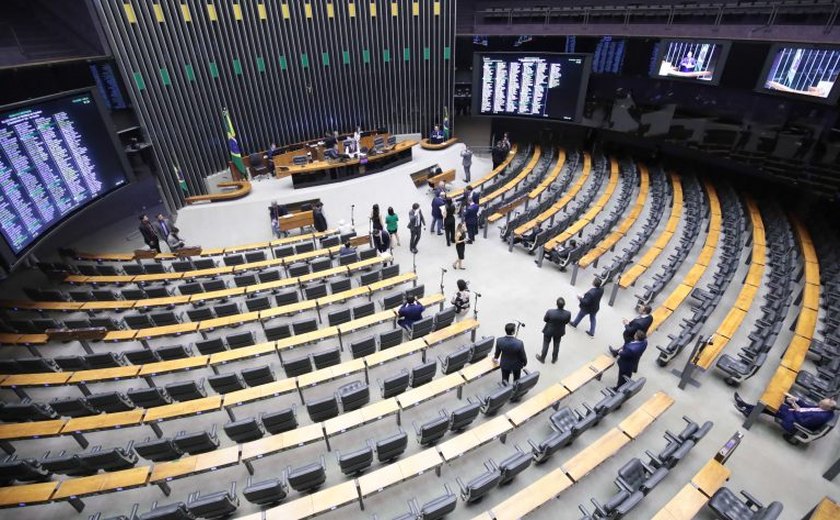 CCJ da Câmara aprova projeto de lei do voto impresso com o apoio de bolsonaristas