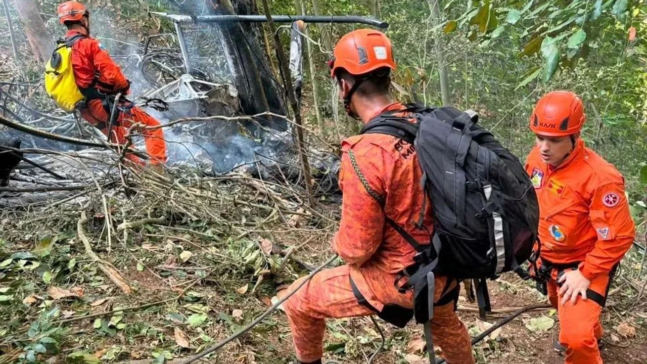 Queda de helicóptero na zona Sul do Rio deixa 4 mortos perto da Vista Chinesa
