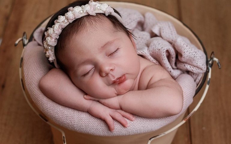 Eliezer diz que filha com Viih Tube sente dores e casal faz testes com o bebê