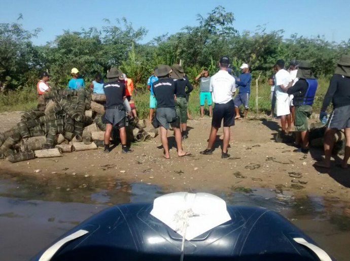 FPI do São Francisco distribui coletes salva-vidas para pescadores
