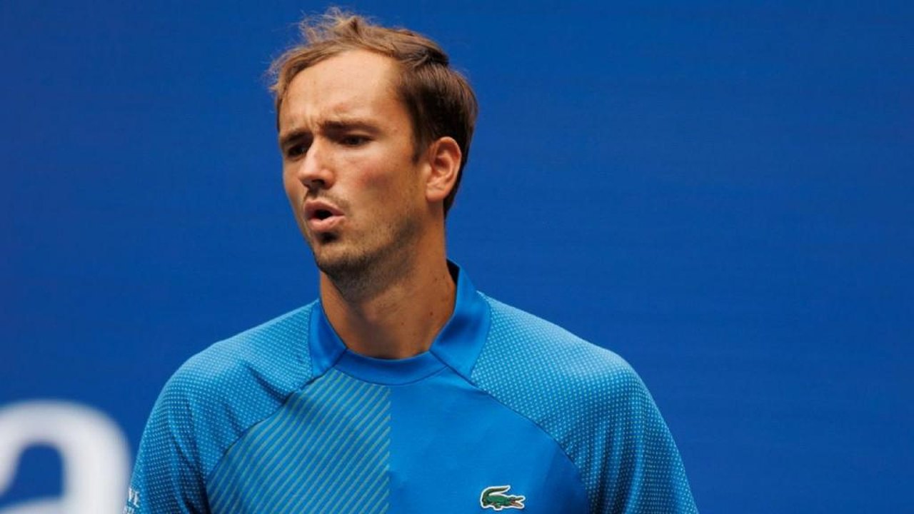 Medvedev supera Rublev, avança à semifinal e reclama do calor no US Open