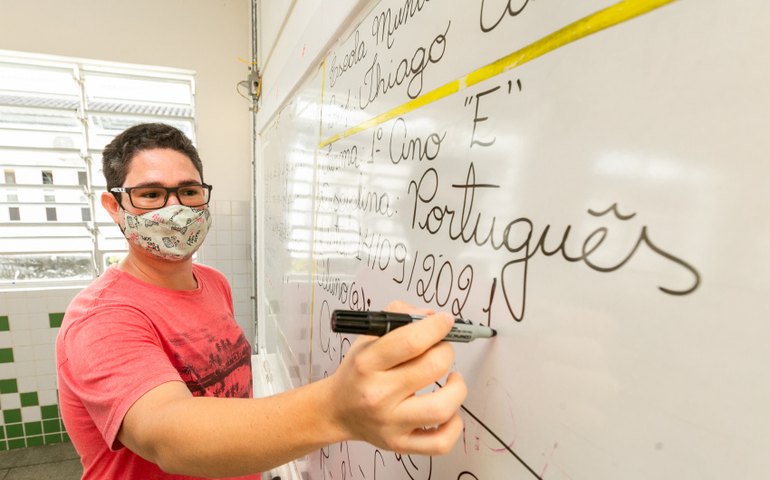 Prefeitura de Maceió já investiu mais de R$ 500 milhões em pessoal para valorização da educação