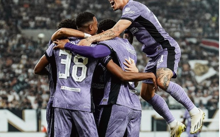 Liverpool derrota time austríaco de virada em estreia na Liga Europa