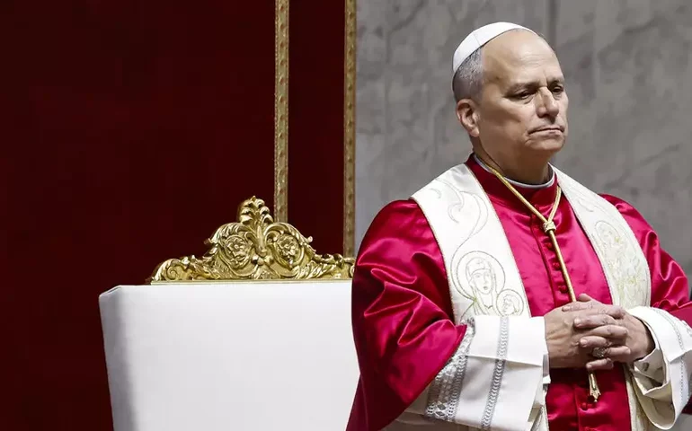 Em vigília no Vaticano, Papa faz apelo contra guerras