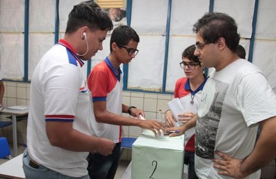 Grêmios estudantis fortalecem integração entre escolas e alunos