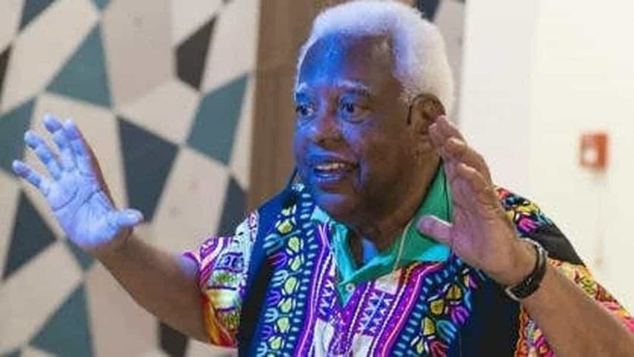Morre o ator João Acaiabe, o Tio Barnabé do Sítio, vítima da covid-19