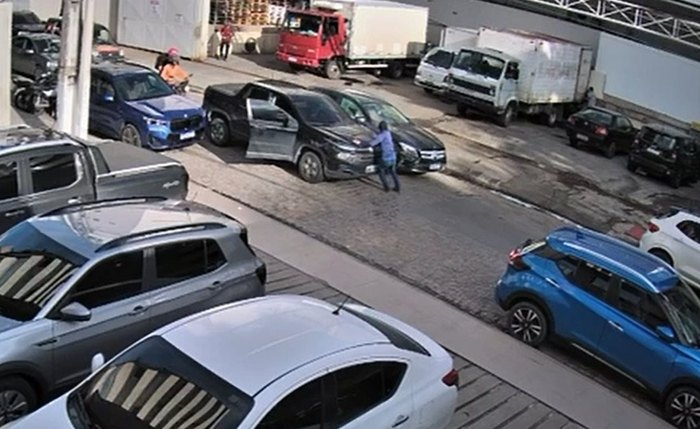 Imagem mostra ação dos autores do atentado contra o empresário Imagem mostra ação dos autores do atentado contra o empresário