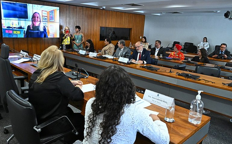 Na CRE, brasileiras relatam dificuldades para acessar filhos em países muçulmanos