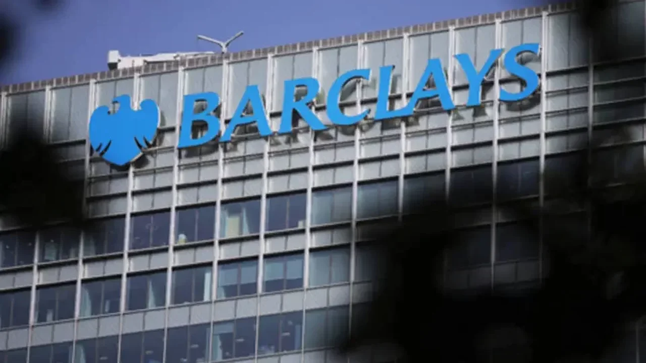 Barclays frustra previsões de lucro antes de impostos e receita no 3º tri