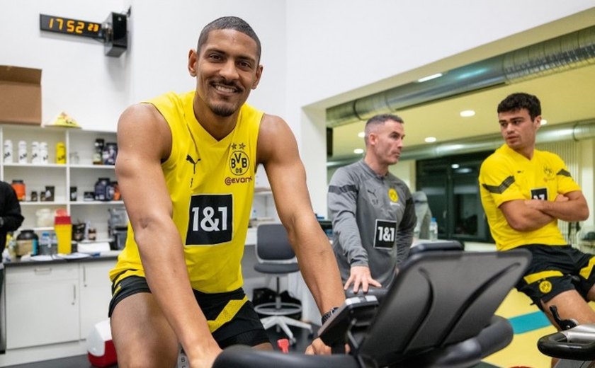 Bundesliga: jogador volta aos treinos após quatro meses afastado para tratar câncer