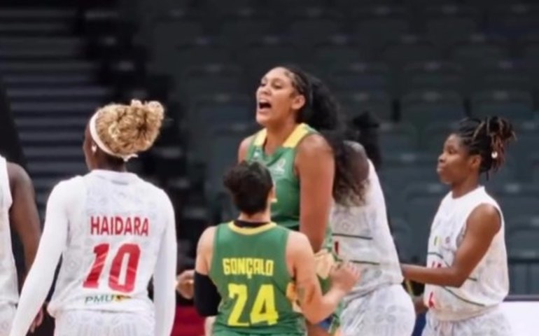Seleção brasileira feminina derrota Mali e mantém sonho no Pré-Mundial