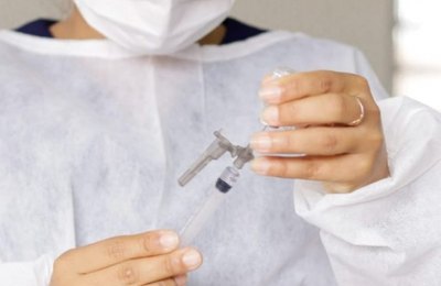 COVID: Palmeira anuncia terceira dose para profissionais da Saúde