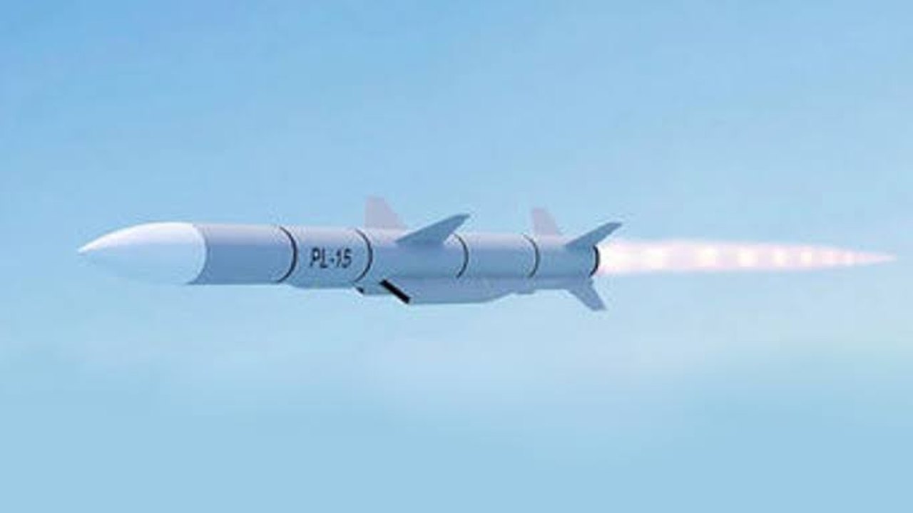 Lockheed Martin e Pentágono firmam acordo para acelerar produção do míssil AIM-260