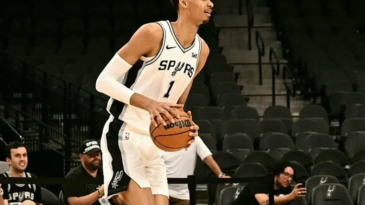 Wembanyama marca 38 pontos e pega dez rebotes na vitória do San Antonio sobre o Phoenix na NBA