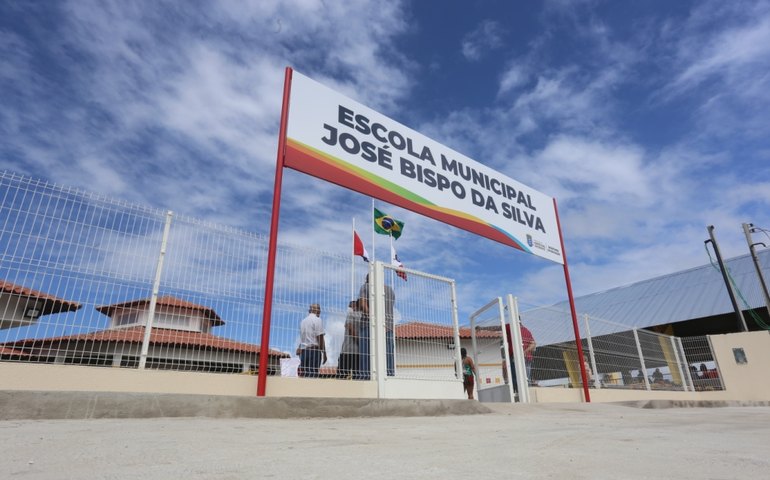 Prefeito Cacau inaugura nova sede da Escola Municipal José Bispo, na Barra Nova